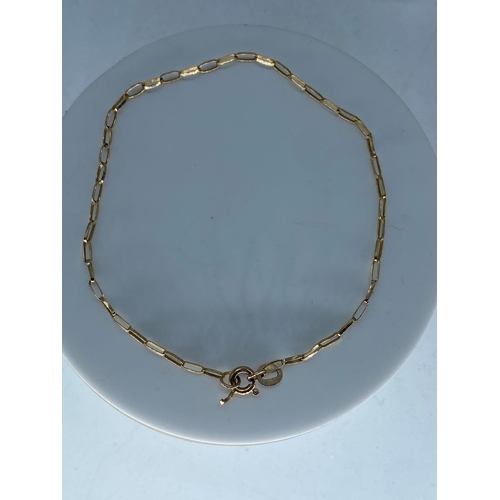 103 - A 9ct yellow gold bracelet, bracelet will need repaired as clasp is broken as shown in the pictures,... 