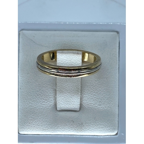 108 - A 9ct white & yellow gold wedding band, lovely design, thick solid band, 3 grams in weight approx, s... 