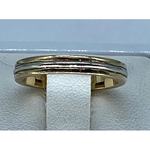 108 - A 9ct white & yellow gold wedding band, lovely design, thick solid band, 3 grams in weight approx, s... 