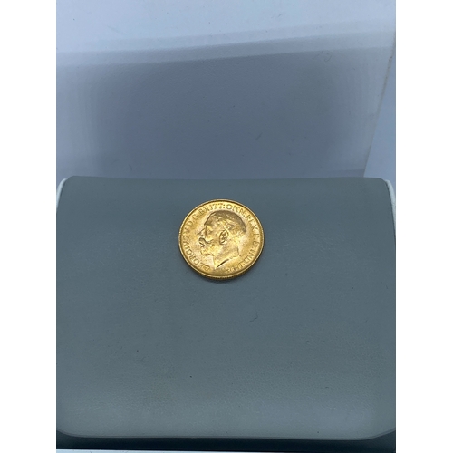 110 - A 1923 full sovereign coin, 7.99 grams 22ct gold, very nice condition