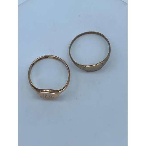 156 - 2x vintage childrens signet rings 9ct yellow gold, weight is 3 grams approx