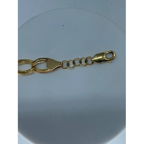 206 - A 9ct yellow gold linked bracelet, 8 1/2 inches long, 5.2 grams in weight approx, bracelet has exten... 