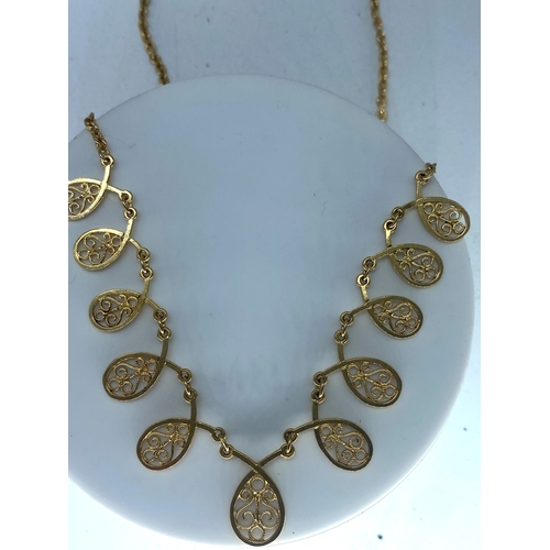 215 - An 18ct yellow gold necklace, not hallmarked but has been tested, 10.6 grams in weight approx, 16 in... 