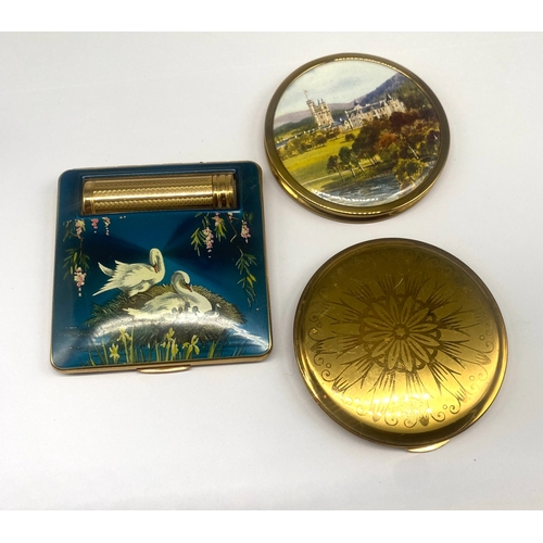 314 - A collection of ladies decorative compacts