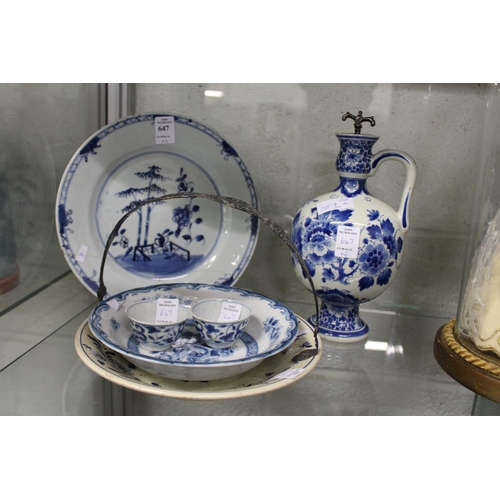 647 - A small group of blue and white china.