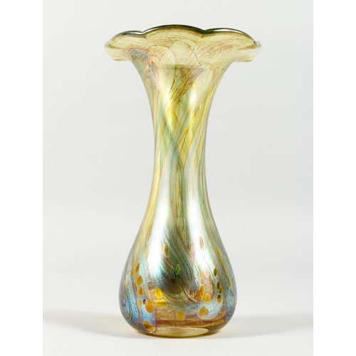 1061 - A TIFFANY FAVRILE STYLE GLASS FRILLY EDGE VASE. 8.5ins high.