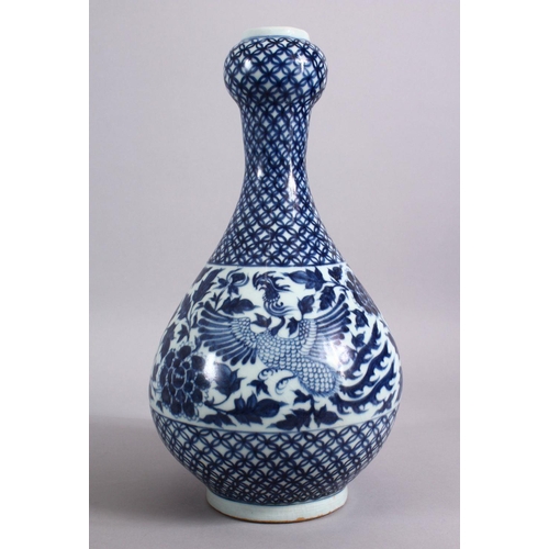 101 - A CHINESE BLUE & WHITE GARLIC HEAD PORCELAIN VASE FOR ISLAMIC MARKET, decorated with phoenix birds a... 