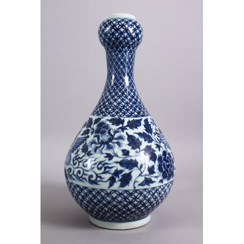 101 - A CHINESE BLUE & WHITE GARLIC HEAD PORCELAIN VASE FOR ISLAMIC MARKET, decorated with phoenix birds a... 