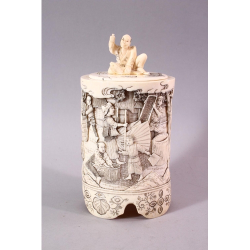 139 - AN EARLY 20TH CENTURY JAPANESE CARVED IVORY TUSK VASE AND COVER, the exterior carved with numerous f... 