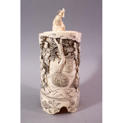 139 - AN EARLY 20TH CENTURY JAPANESE CARVED IVORY TUSK VASE AND COVER, the exterior carved with numerous f... 