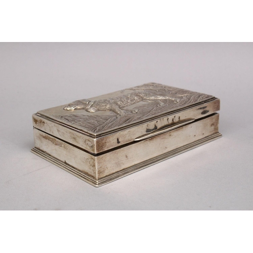 329 - A GOOD 19TH CENTURY CHINESE SOLID SILVER LIDDED EUROPEAN DOG BOX, the box with a European subject do... 