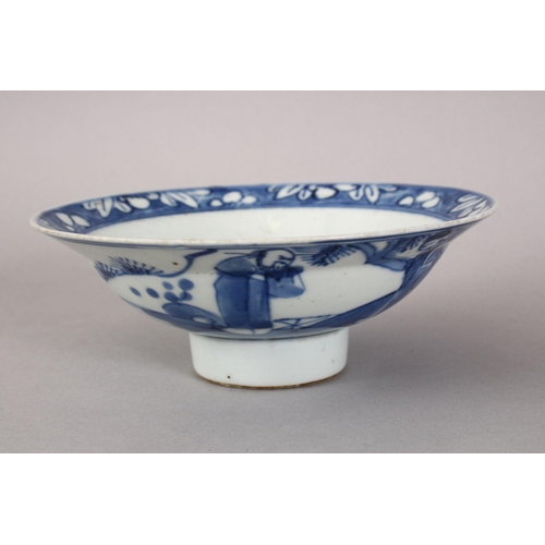 360 - A GOOD 18TH / 19TH CENTURY CHINESE BLUE & WHITE PORCELAIN STEM BOWL, decorated with a roundel of lan... 