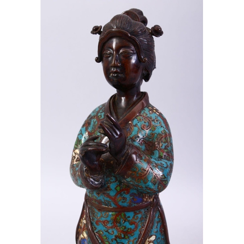 368 - A 19TH CENTURY OR EARLIER CHINESE BRONZE & CLOISONNE FIGURE OF A WOMAN, The robes detailed in cloiso... 