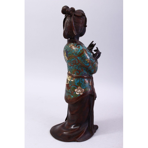 368 - A 19TH CENTURY OR EARLIER CHINESE BRONZE & CLOISONNE FIGURE OF A WOMAN, The robes detailed in cloiso... 