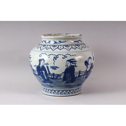 432 - A LATE 19TH / EARLY 20TH CENTURY CHINESE BLUE AND WHITE JAR, painted with musicians and other figure... 