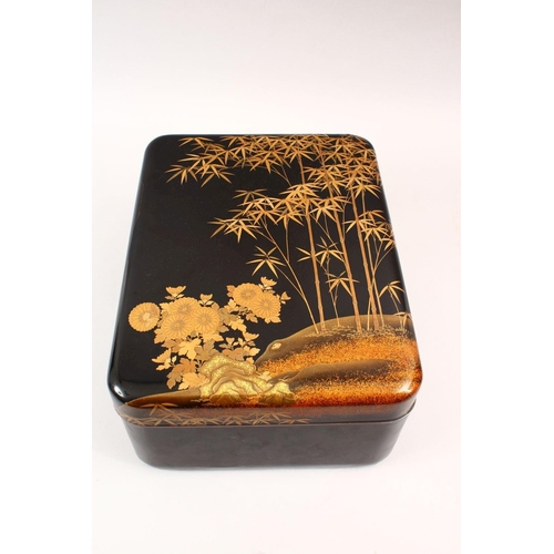 453 - A GOOD JAPANESE MEIJI PERIOD LACQUER & GILT DECORATED LIDDED BOX  the box decorated with gold lacque... 