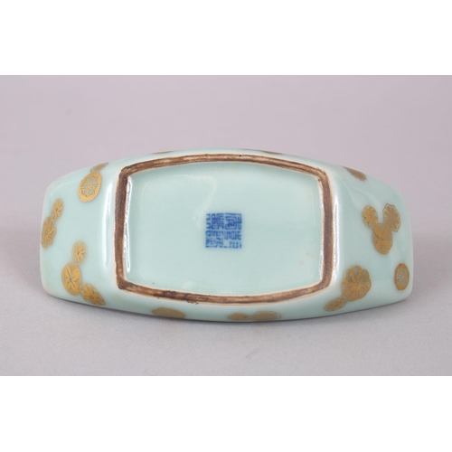 478 - A GOOD CHINESE QIANLONG STYLE CELADON & GILT PORCELAIN TEA CUP SAUCER, the boat shaped vessel decora... 