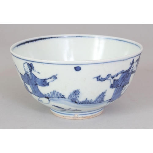 485 - A CHINESE WANLI STYLE BLUE & WHITE PORCELAIN BOWL, the sides decorated with figures in a continuous ... 