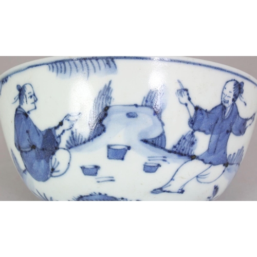 485 - A CHINESE WANLI STYLE BLUE & WHITE PORCELAIN BOWL, the sides decorated with figures in a continuous ... 