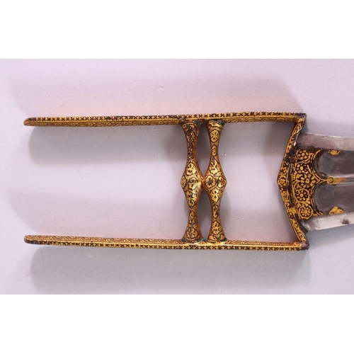 670 - A FINE 18TH CENTURY MUGHAL INDIAN GOLD INLAID WATERED STEEL KATAR DAGGER IN SCABBARD, the 34cm.