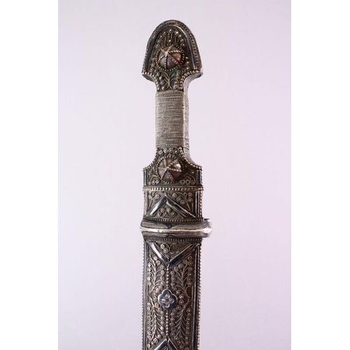 688 - A 19TH CENTURY RUSSIAN KINJAL DAGGER with niello decoration to the scabbard and hilt, 49cm long.