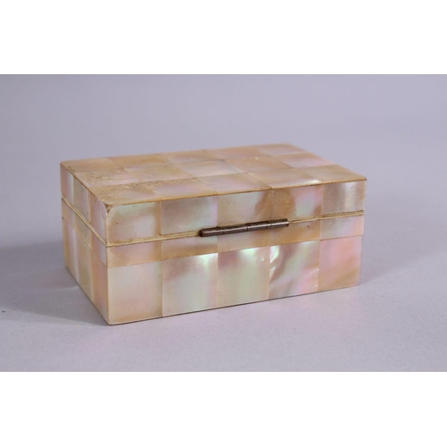 813 - AN EARLY 20TH CENTURY MOTHER OF PEARL GOA / INDIAN BOX, 9cm wide x 5.5cm