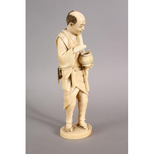 160 - A GOOD JAPANESE MEIJI PERIOD CARVED IVORY OKIMONO - LANTERN LIGHTER, the man stod holding his lanter... 