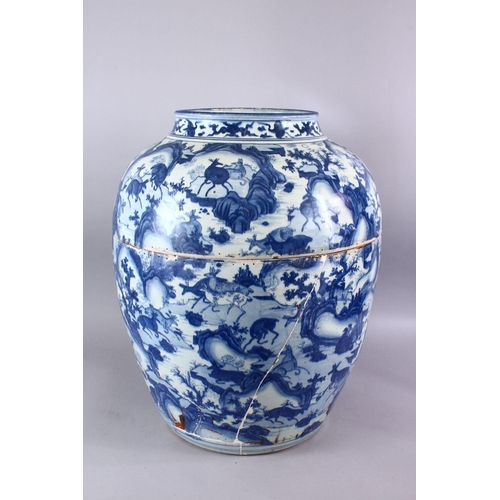 268 - A LARGE CHINESE MING DYNASTY BLUE & WHITE PORCELAIN HUNDRED DEER JAR, the body with fine decoration ... 