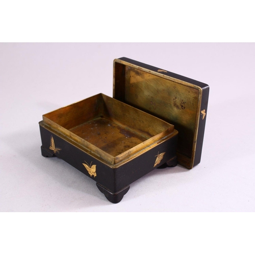 305 - A GOOD JAPANESE MEIJI PERIOD KOMAI STYLE DAMASCENED INLAID IRON LIDDED BOX, the box with inlaid deco... 