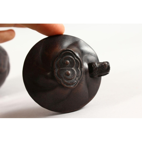 90 - A GOOD CHINESE YIXING CLAY DRAGON TEAPOT, the body of the pot with moulded dragon decoration, the fi... 