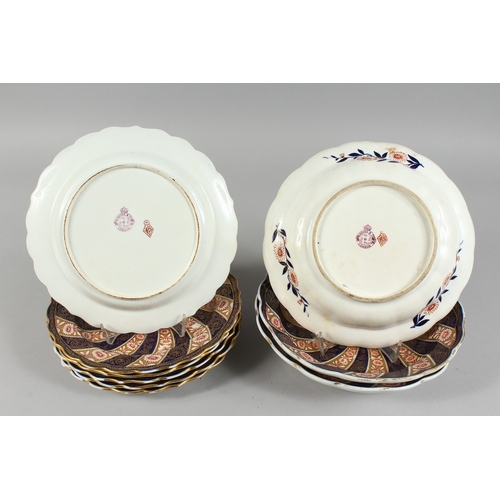 296 - A SET OF  SIX WORCESTER SWIRL PATTERN BLUE AND GILT PLATES. 9 ins diameter and  three deep dishes 9 ... 