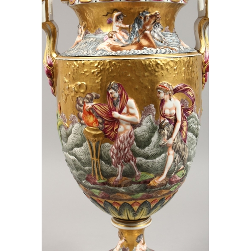 324 - A SUPERB LARGE CAPODIMONTE TWO HANDLED URN SHAPE VASE AND COVER with gilt ground, with classical fig... 