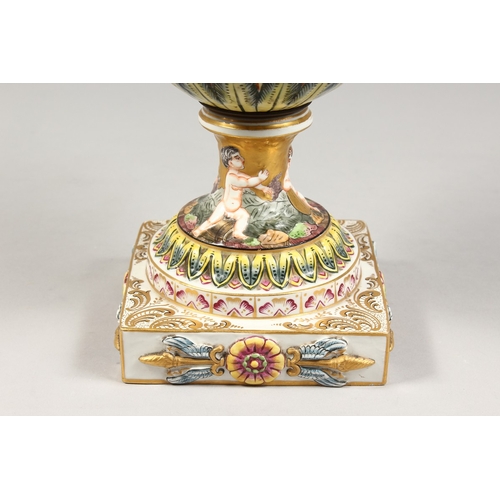 324 - A SUPERB LARGE CAPODIMONTE TWO HANDLED URN SHAPE VASE AND COVER with gilt ground, with classical fig... 