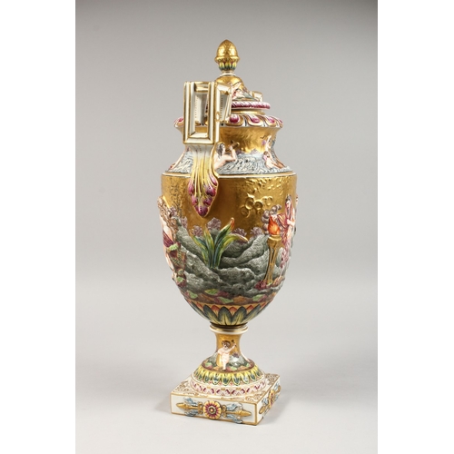 324 - A SUPERB LARGE CAPODIMONTE TWO HANDLED URN SHAPE VASE AND COVER with gilt ground, with classical fig... 