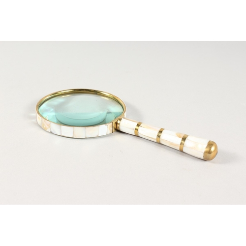 761 - A MOTHER OF PEARL  HANDLED MAGNIFYING GLASS