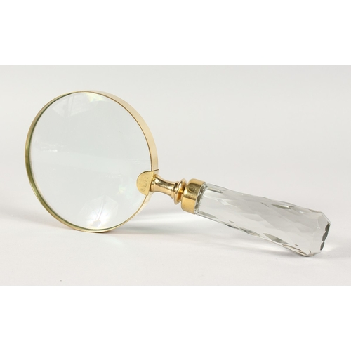 762 - A CUT GLASS HANDLED MAGNIFYING GLASS