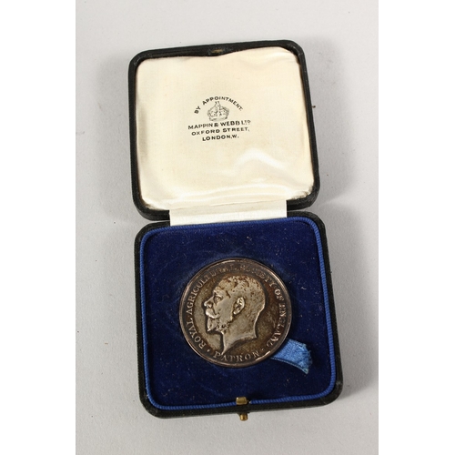 775 - ROYAL AGRICULTURAL SOCIETY OF ENGLAND, NOTTINGHAM , 1928, BEST HEREFORD BULL MEDAL. Awarded to  Sir ... 