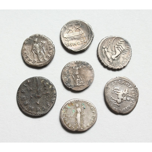 782 - A SMALL COLLECTION OF ROMAN AND GREEK CLASSIC SILVER COINS (7)