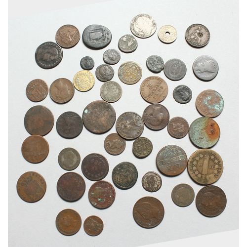 790 - A MIXED LOT OF TOKENS AND COINAGE SOME ROMAN AND EARLY ENGLISH