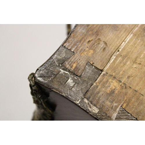 1089 - A LOUIS XV SERPENTINE-FRONTED KINGWOOD PETIT COMMODE with marble top, three drawers with brass handl... 