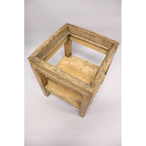 1090 - A RARE VICTORIAN BUTCHERS CHOPPING BLOCK by Herbert & Sons Ltd, West Smithfield, London. 2ft square,... 