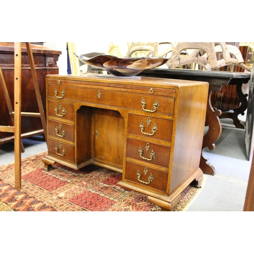 Lot 1043      