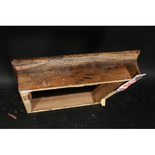 1042 - A deep box frame, rebate size 16.75  x 12.25 , 42 cm x 31cm.