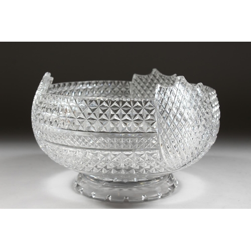 1061 - A VERY GOOD CUT GLASS SHIELD SHAPED CIRCULAR BOWL with star cut base. 9ins diameter.