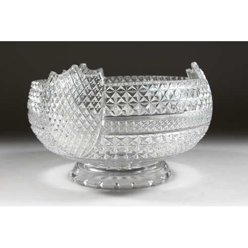 1061 - A VERY GOOD CUT GLASS SHIELD SHAPED CIRCULAR BOWL with star cut base. 9ins diameter.