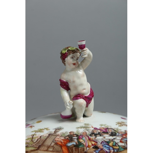 1138 - A GOOD LARGE 19TH CENTURY BERLIN PORCELAIN CIRCULAR BOWL AND COVER, the lid with a cherub, the back ... 