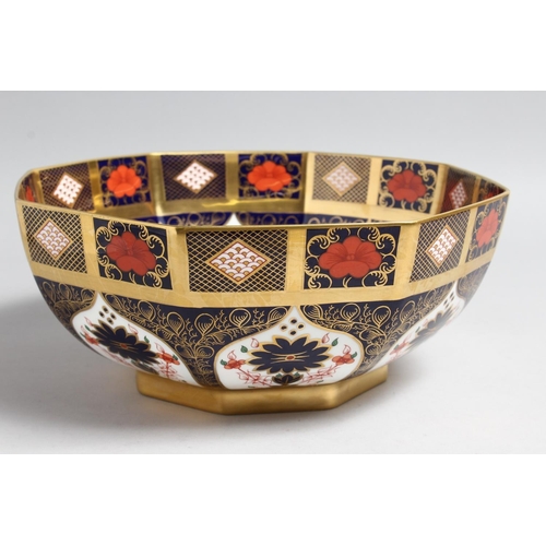 1152 - A LARGE ROYAL CROWN DERBY OCTAGONAL JAPAN PATTERN FRUIT BOWL,  OLD IMARI PATTERN No. 1128. 11ins dia... 