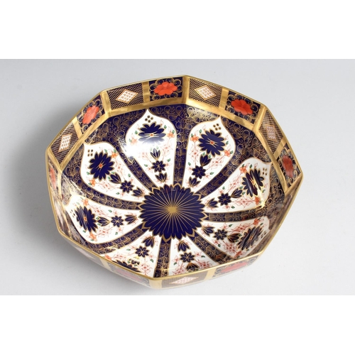 1152 - A LARGE ROYAL CROWN DERBY OCTAGONAL JAPAN PATTERN FRUIT BOWL,  OLD IMARI PATTERN No. 1128. 11ins dia... 