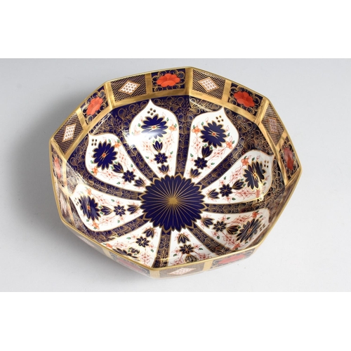 1152 - A LARGE ROYAL CROWN DERBY OCTAGONAL JAPAN PATTERN FRUIT BOWL,  OLD IMARI PATTERN No. 1128. 11ins dia... 