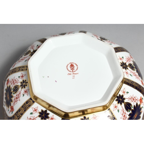 1152 - A LARGE ROYAL CROWN DERBY OCTAGONAL JAPAN PATTERN FRUIT BOWL,  OLD IMARI PATTERN No. 1128. 11ins dia... 